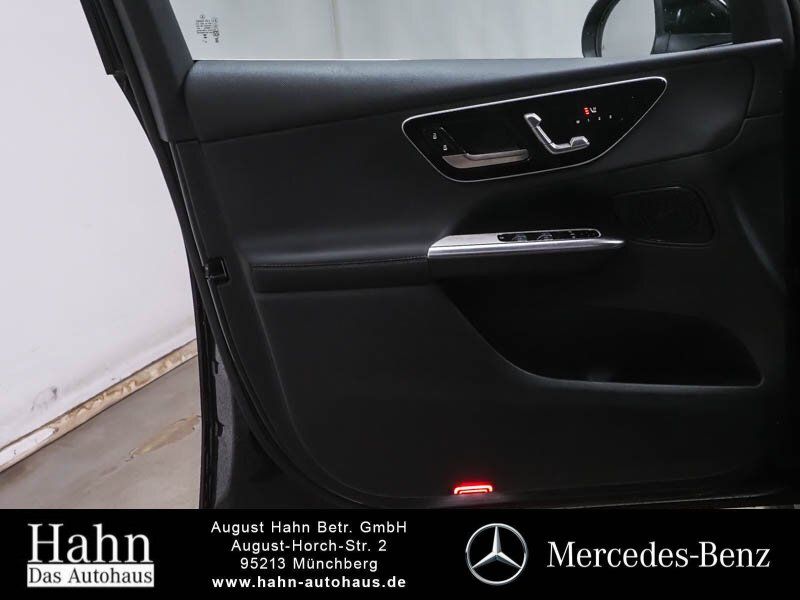 Fahrzeugabbildung Mercedes-Benz GLC 200 4M AVANTGARDE/LED/AHK/360/MEMO/WINTER/..