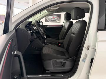 Volkswagen Tiguan - 12