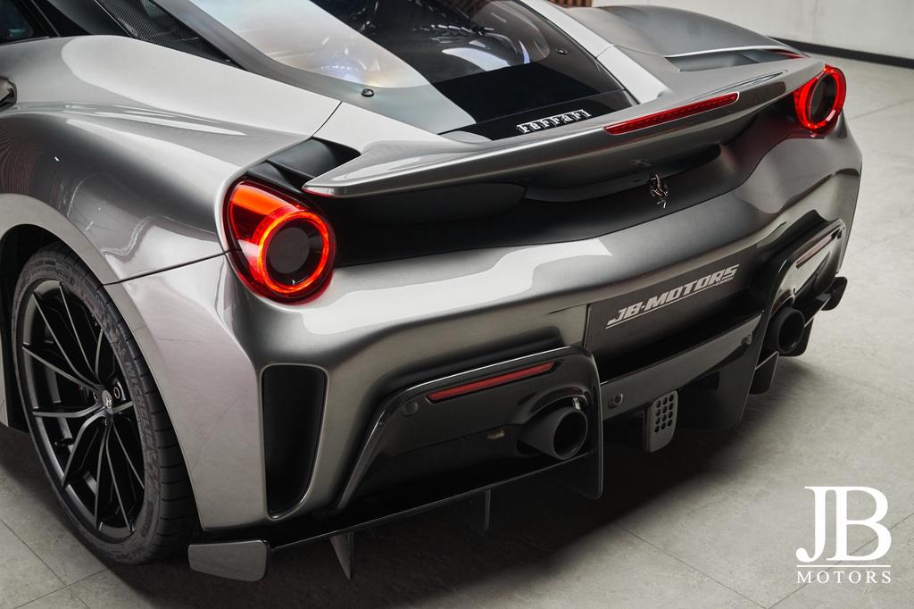 Ferrari 488 Pista