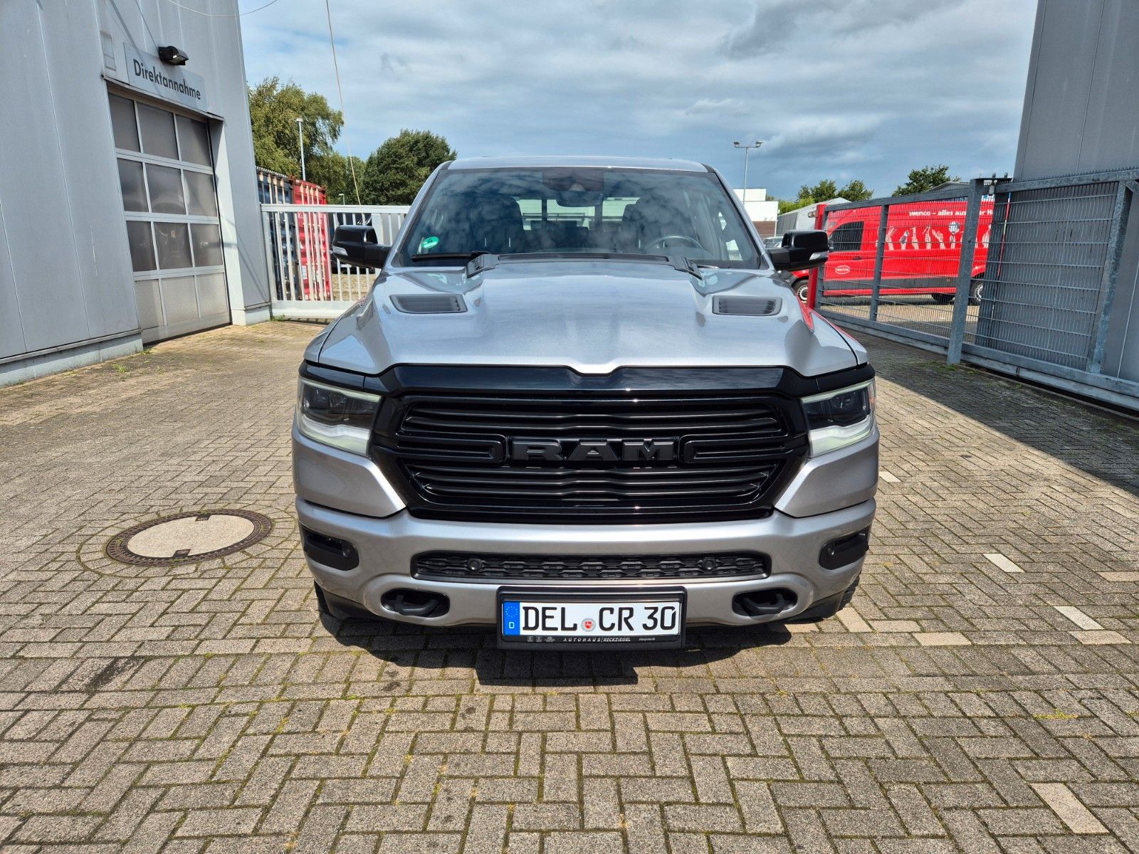 Fahrzeugabbildung Dodge RAM 1500 Laramie Night CrewCab, Long, Pano, LPG