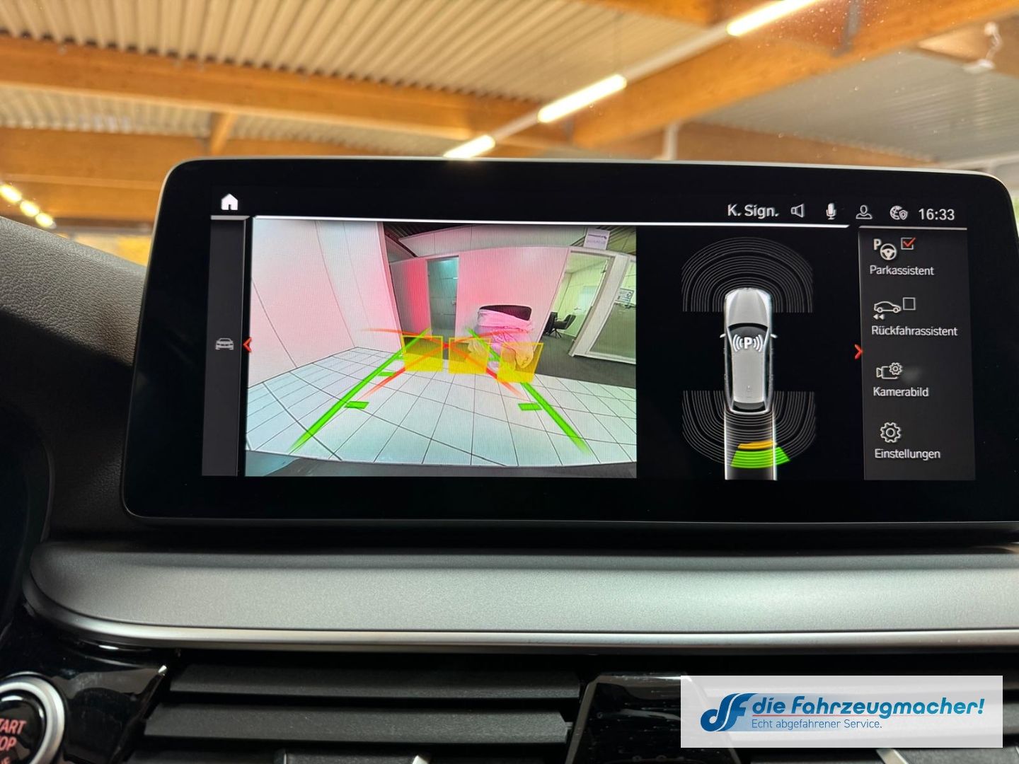 Fahrzeugabbildung BMW 520 d Touring Park-Assistent Luftfederung Navi D