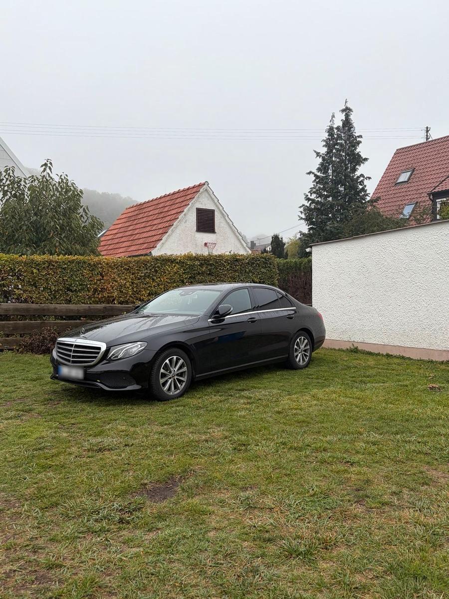 Mercedes-Benz E 220