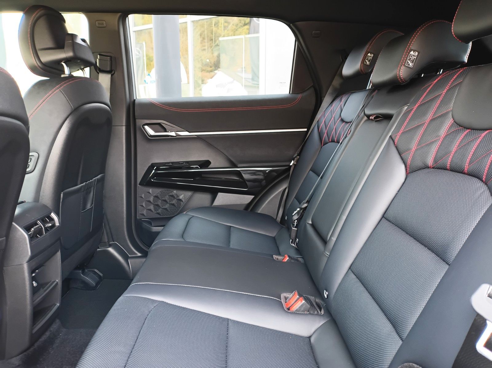 Fahrzeugabbildung KGM ACTYON+CORE+20ZOLL+SH VO+HI+AMBIENTE+KAMERA+++++