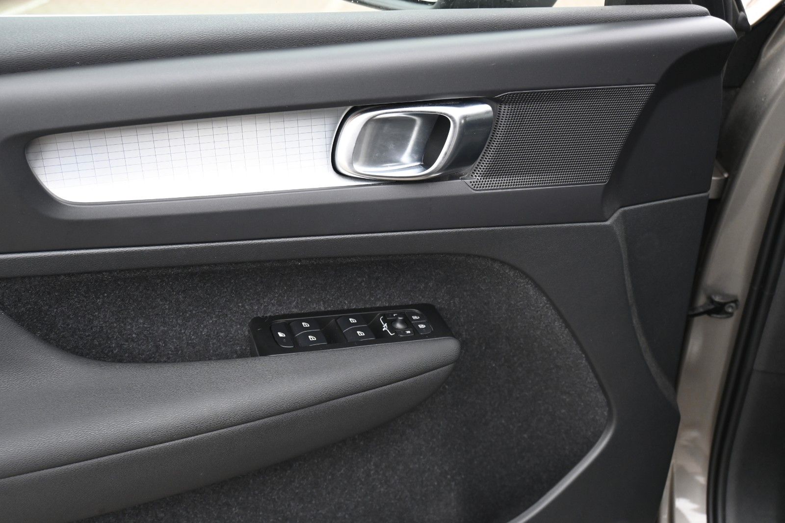 Fahrzeugabbildung Volvo XC40 T4 RC Inscription Expression*RFK*FSHZG*ACC