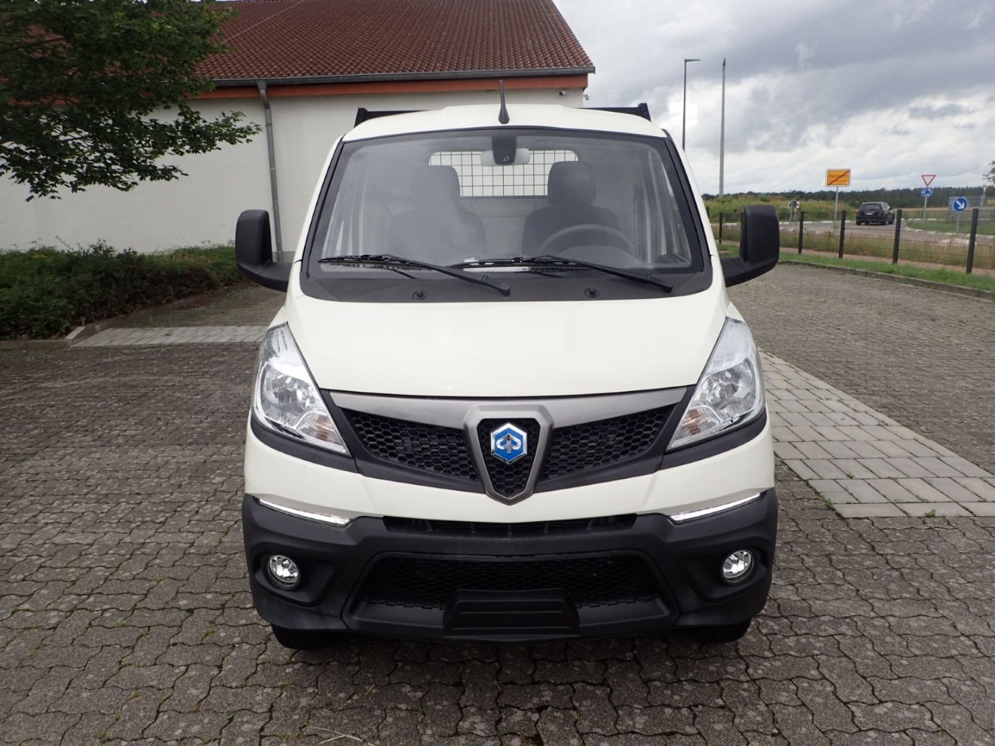 Fahrzeugabbildung Piaggio Porter NP6 TW Kipper LR 2,53m Pritschenlänge LPG