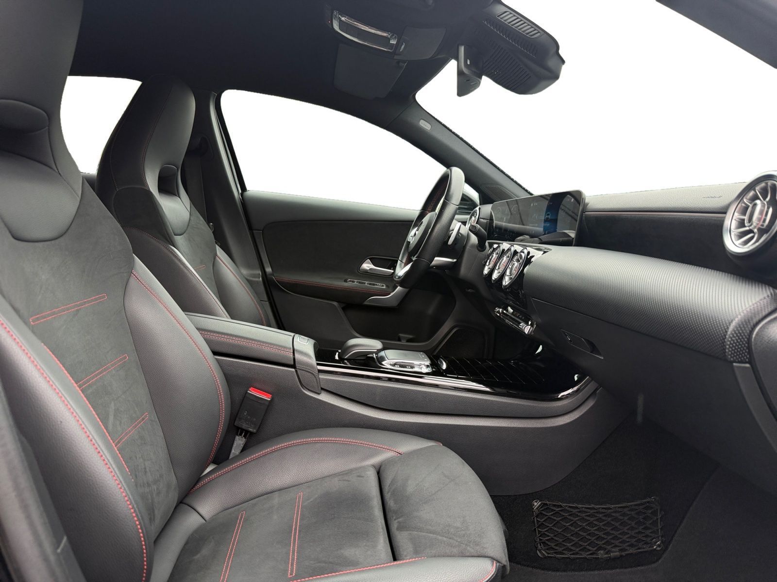 Fahrzeugabbildung Mercedes-Benz A 250 AMG Line 360VIEW AMB KEYLESS