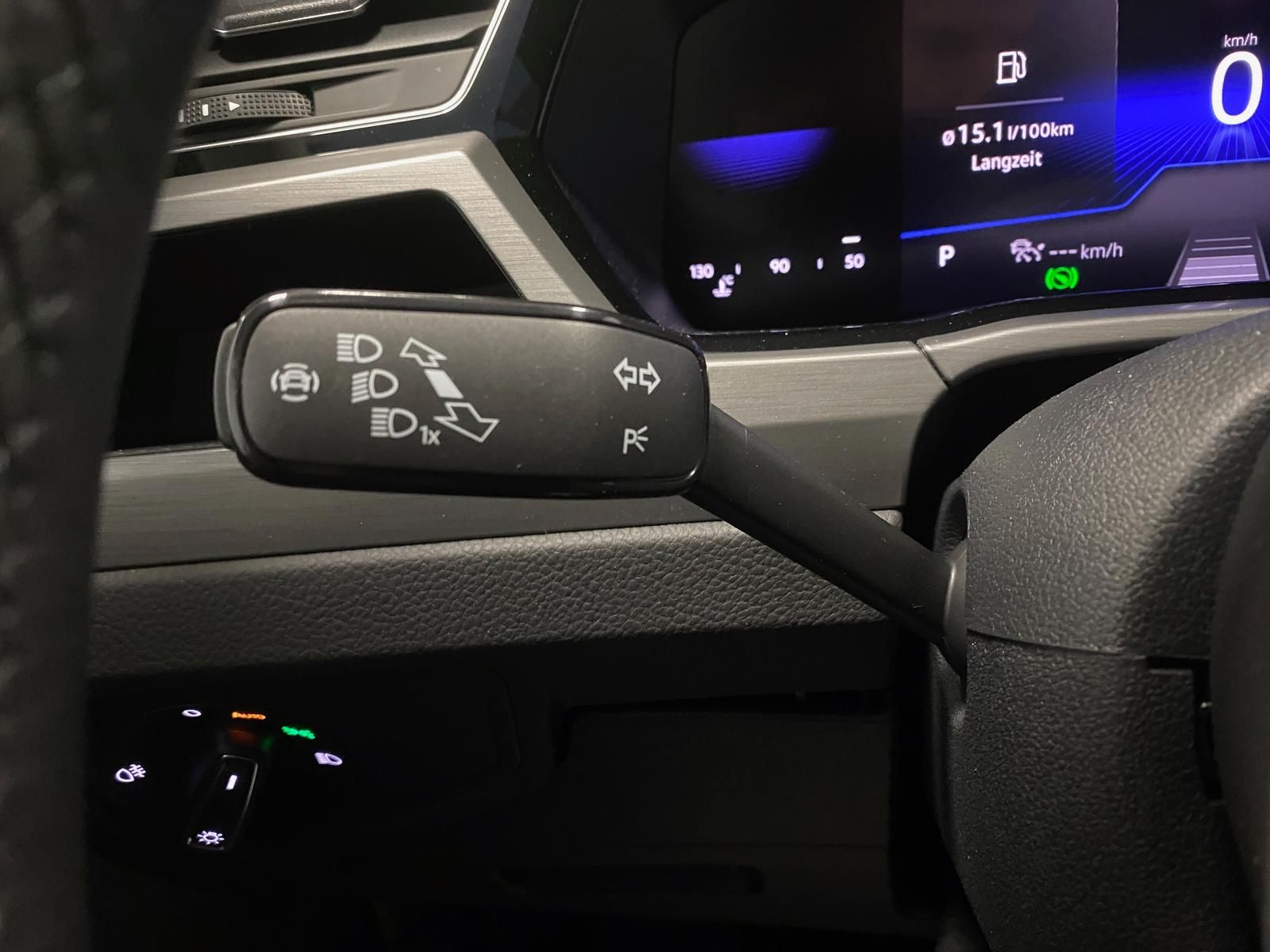 Fahrzeugabbildung Volkswagen Touran 1.5 TSI R-LINE COMFORTLINE DSG+ACC+AHK