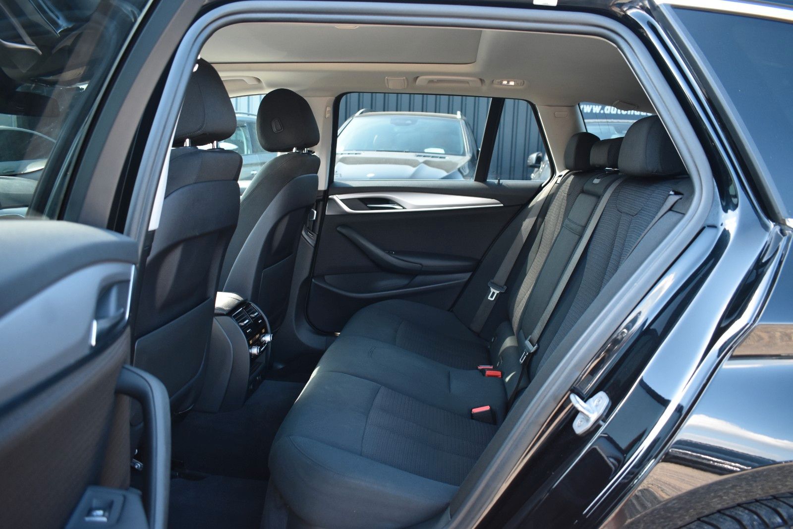 Fahrzeugabbildung BMW 530i Touring xDrive AHK Panorama LED Kamera