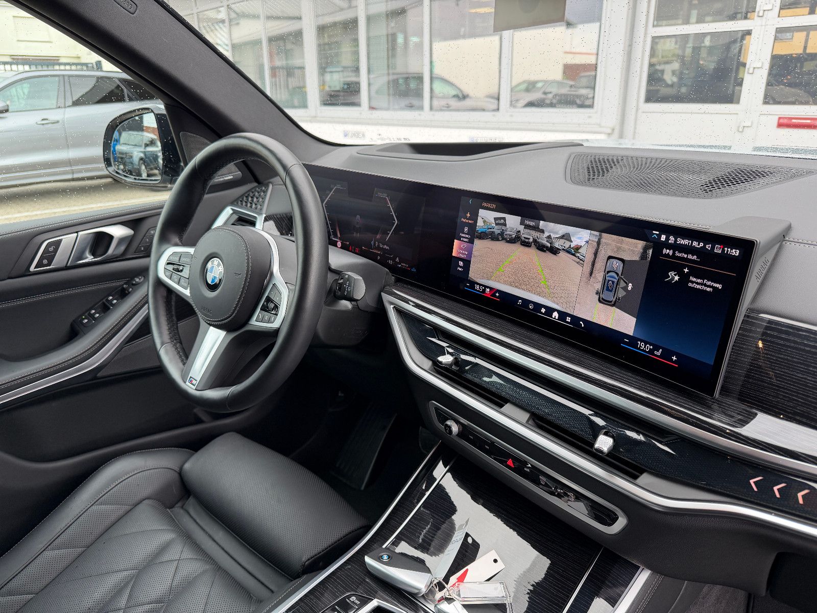 Fahrzeugabbildung BMW X5 30 d xDrive M Sport/HEAD-UP/360°/SOUND/AMBIEN