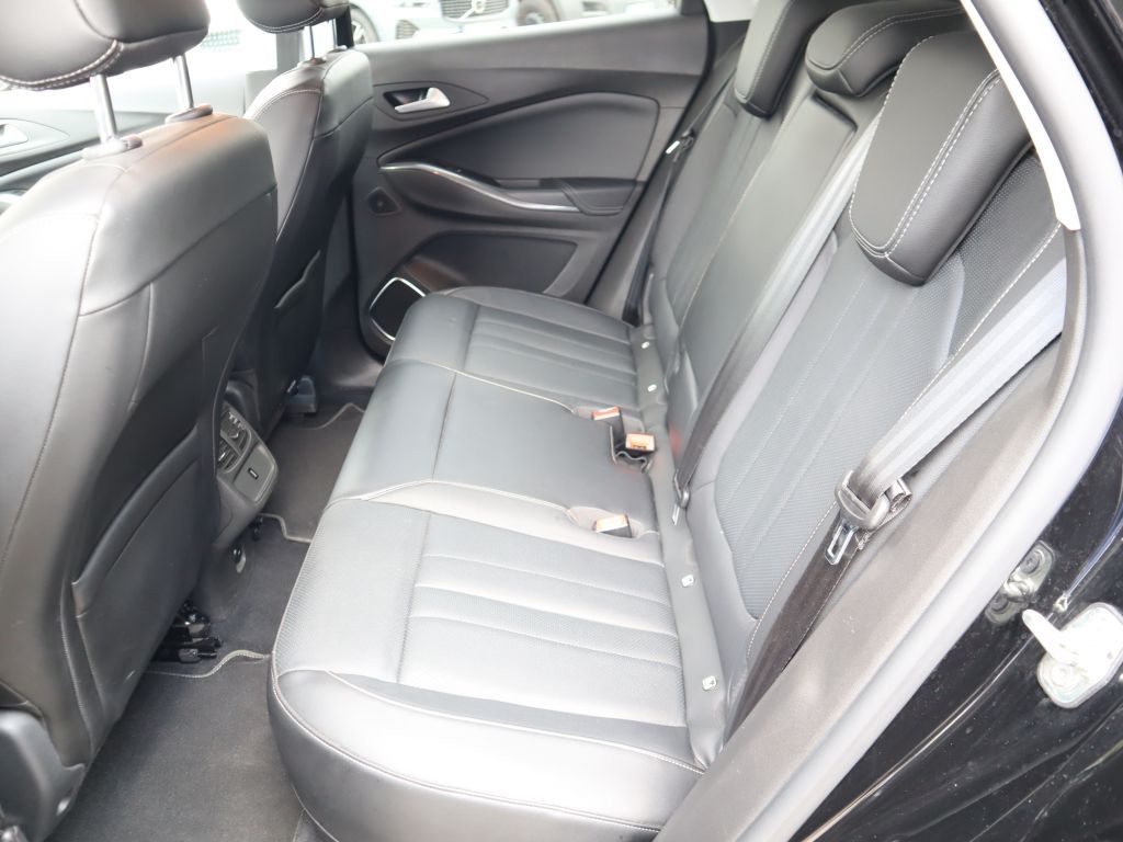 Fahrzeugabbildung Opel Grandland X Plug-in-Hybrid4 Ultimate+Leder+Navi+