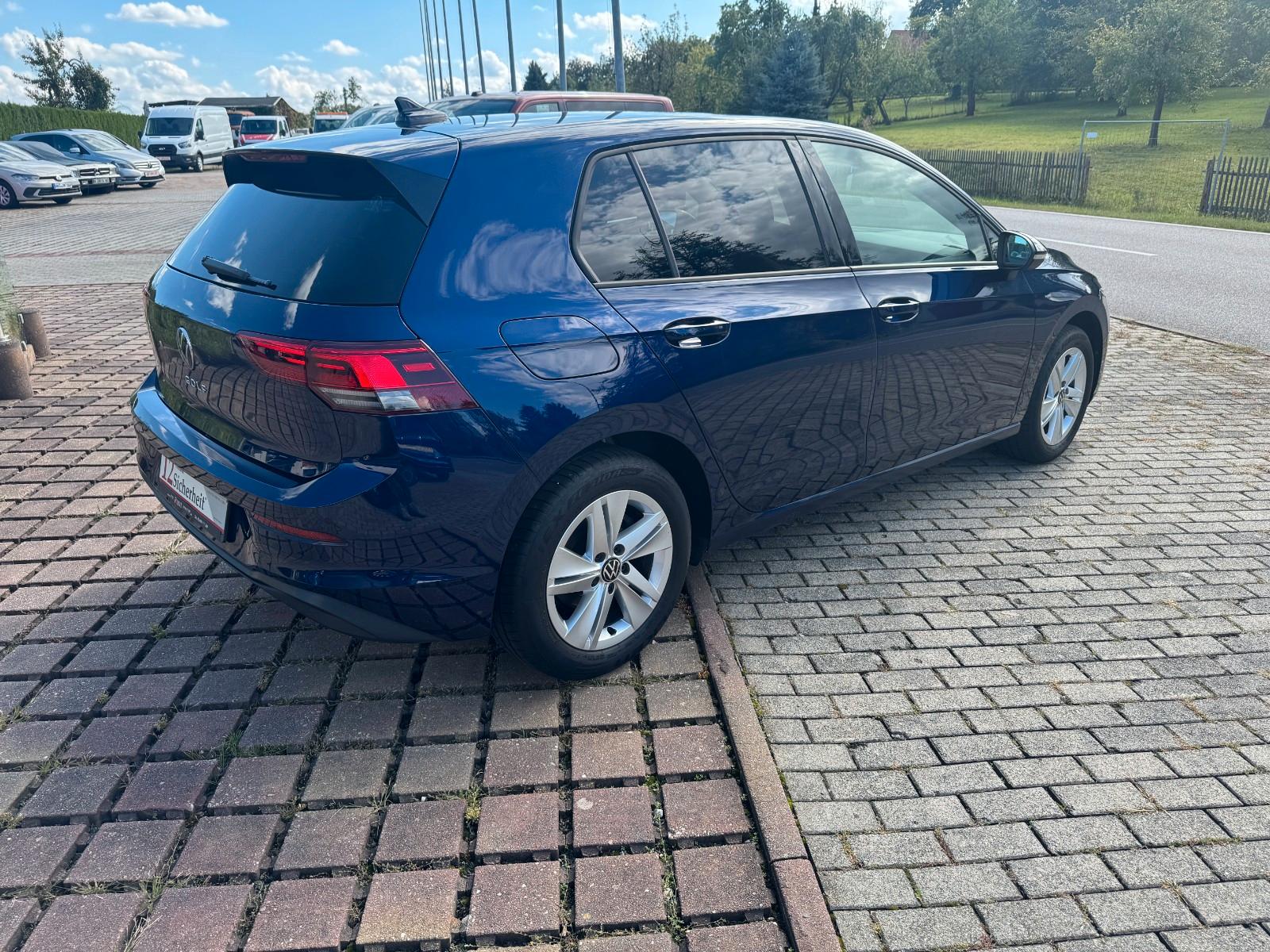 Volkswagen Golf VIII Lim. Life Business