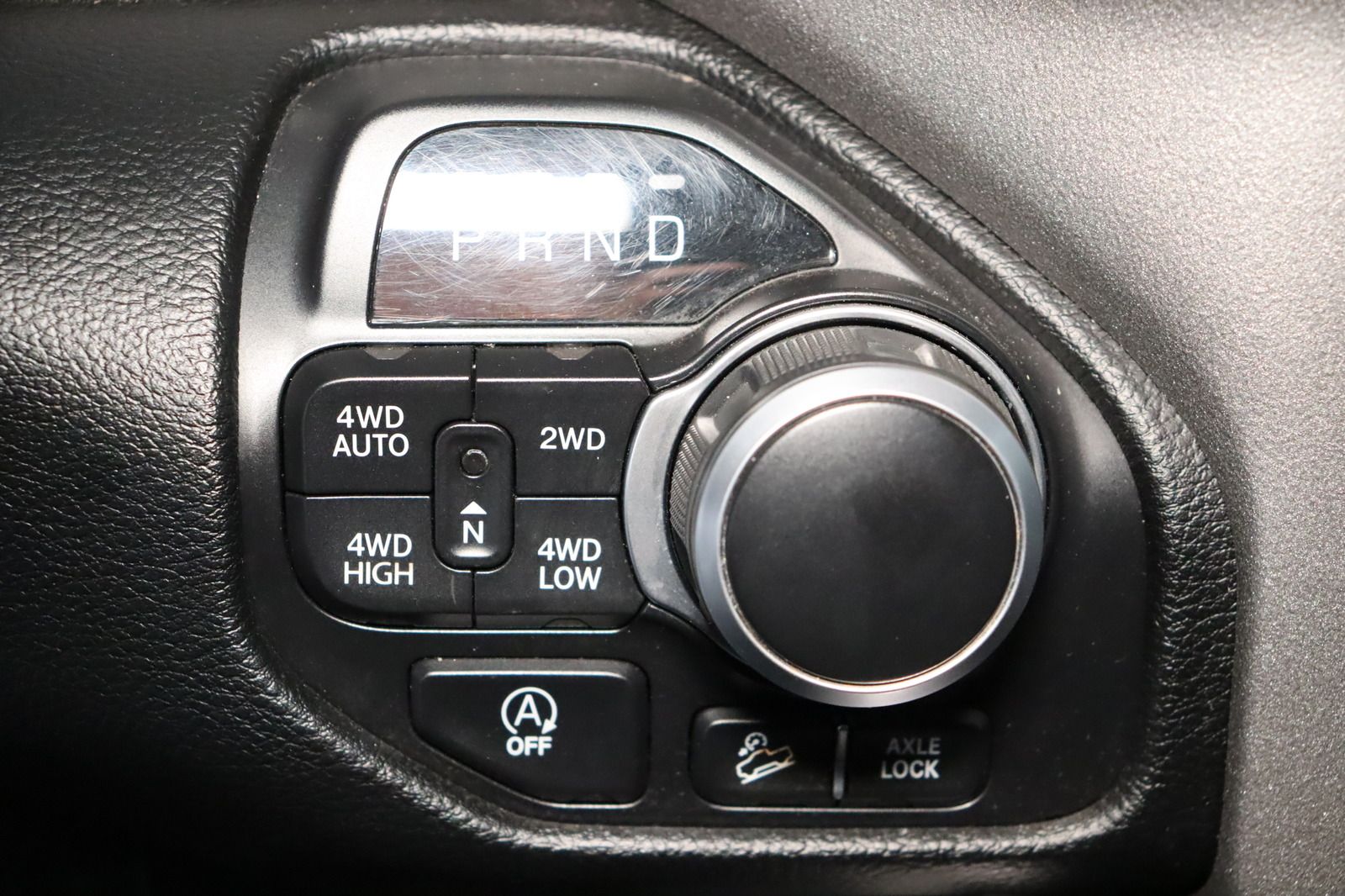 Fahrzeugabbildung Dodge Ram 1500 5.7 V8 Crew Cab Big Horn * Built to Ser