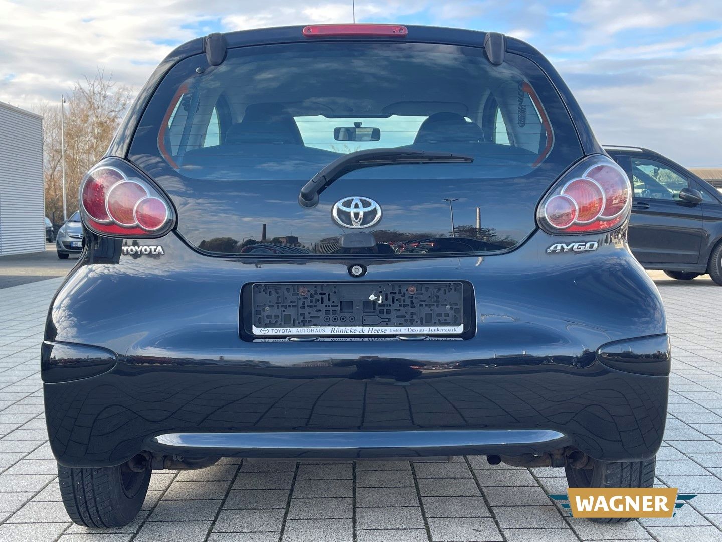 Fahrzeugabbildung Toyota Aygo Basis Servolenkung Radio TÜV 05/2026