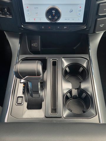 Ford F 150 Lightning Flash grosse Batterie im Vorlauf