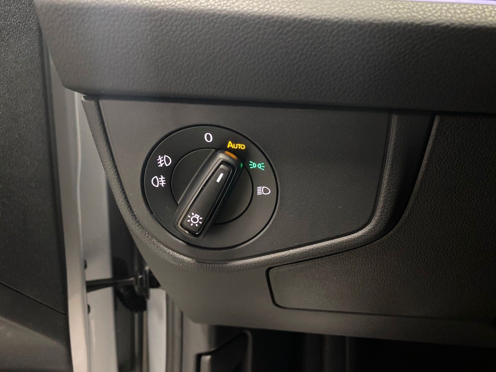 Fahrzeugabbildung Volkswagen Taigo 1.5 TSI DSG R-LINE+Black Style+ACC+Matrix+