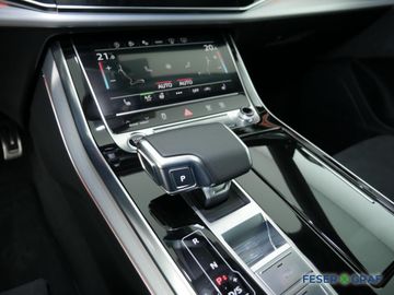 Audi Q8 - 9