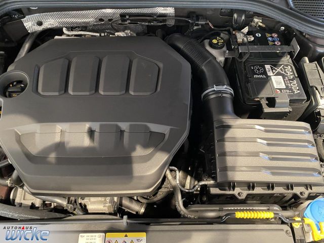 Golf VIII 2.0 TSI DSG GTI NAVI KLIMA LED LANE