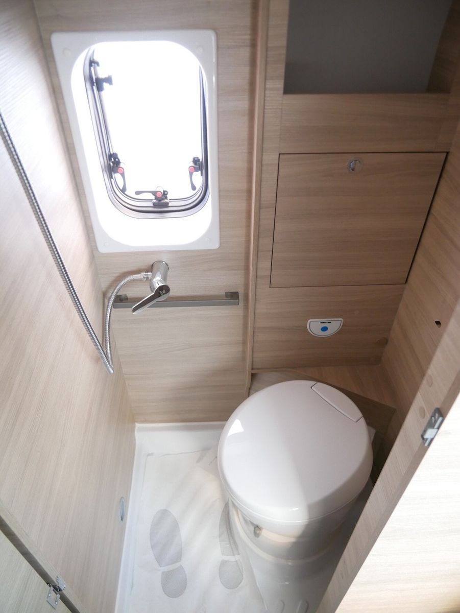 Fahrzeugabbildung Forster Livin Up FV599EBL Inklusive Lithium Batterie