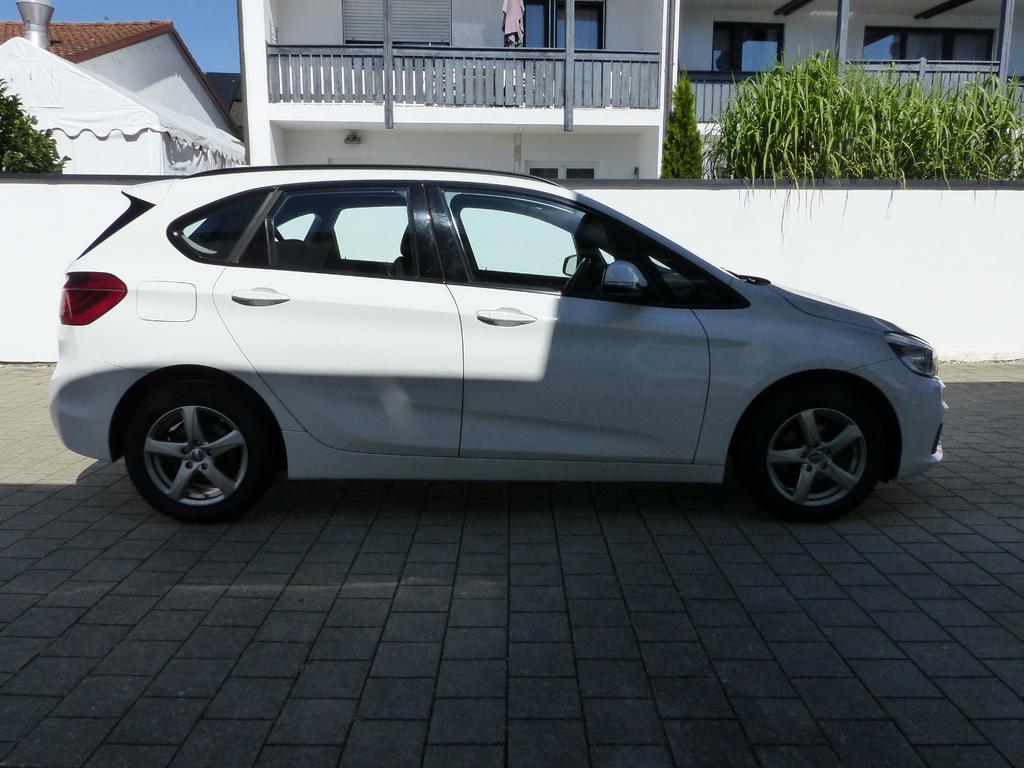BMW 218