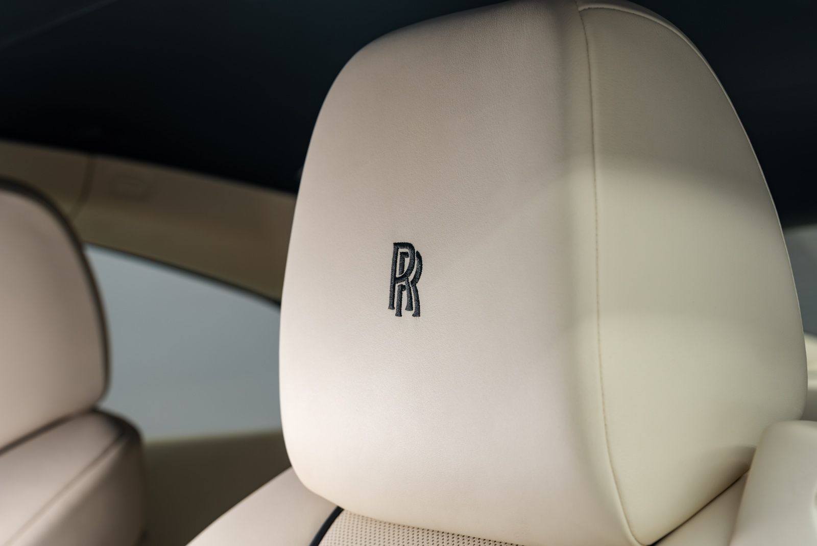 Fahrzeugabbildung Rolls-Royce Wraith BESPOKE AUDIO/SHOOTING STAR/DRIVER ASSI 3
