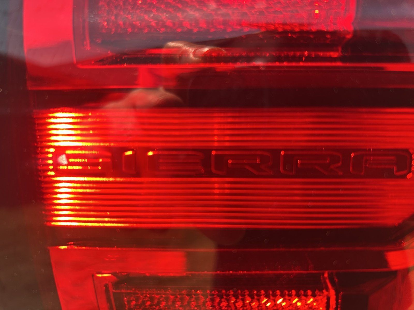 Fahrzeugabbildung GMC Sierra 1500 AT4 Crew Cab Short Bed AHK/LED/SHD/