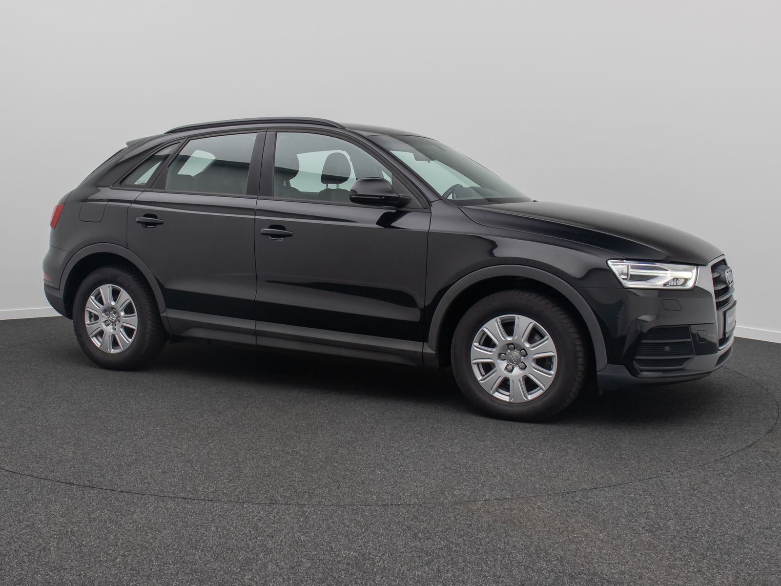 Fahrzeugabbildung Audi Q3 basis Sportsitz Xenon PDC Navi Multilenk Komf