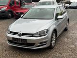 Volkswagen Golf VII Lim.4 Motion*AHK*Kamera*TÜV NEU - Volkswagen Golf mit Diesel-Antrieb: Sportwagen