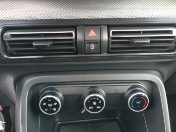 Citroën C3 Hybrid Plus+ 110 °LED°Klima°PDC°Tempomat°