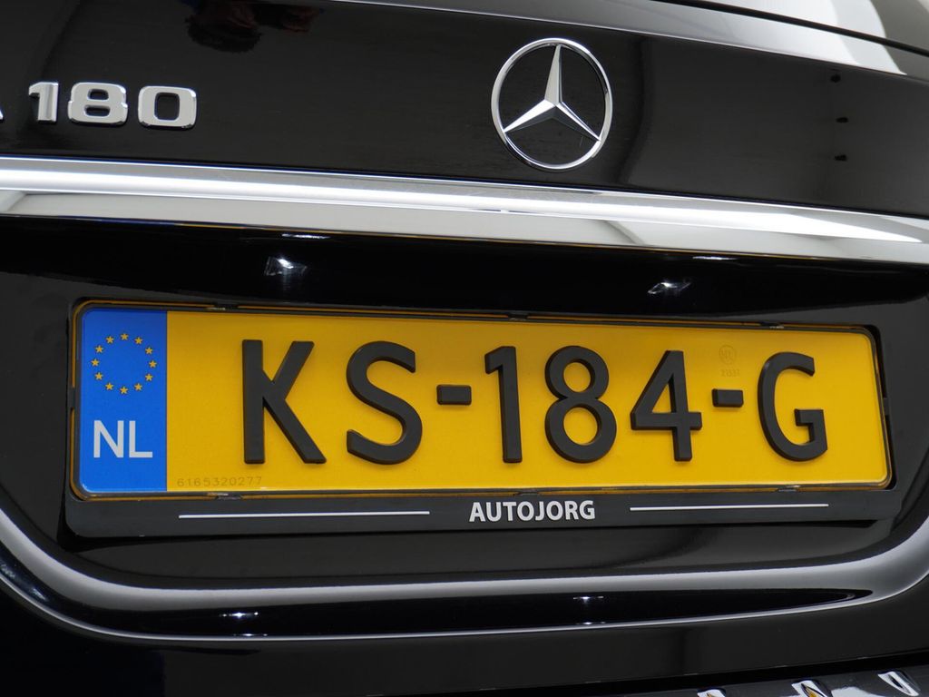 Mercedes-Benz GLA 180 AMG Night Edition Plus AMG Styling autom