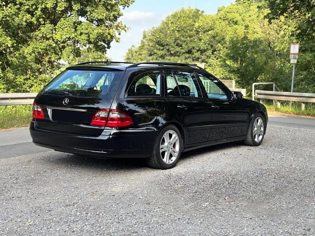 Mercedes-Benz E 200
