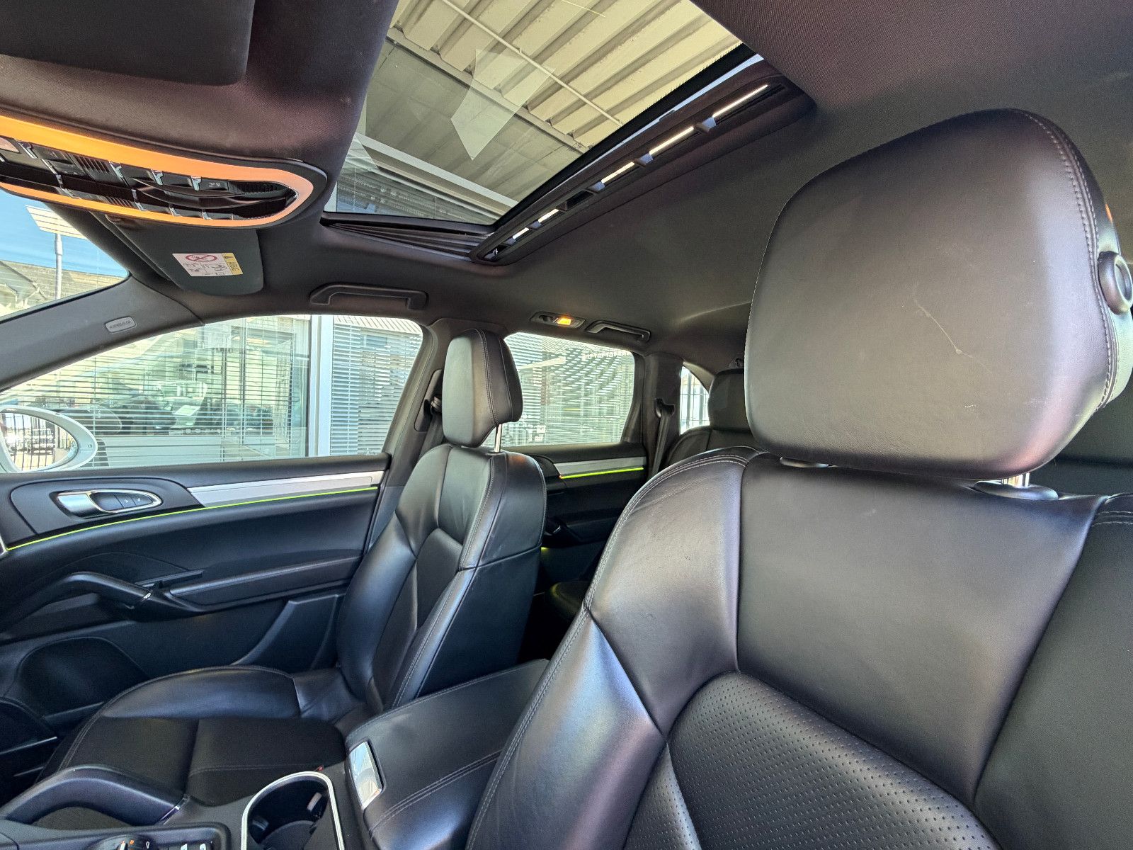Fahrzeugabbildung Porsche Cayenne /LED/S-DACH/21"ALU/NAVI/LEDER/KAMERA