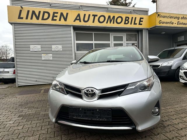 Toyota Auris Life