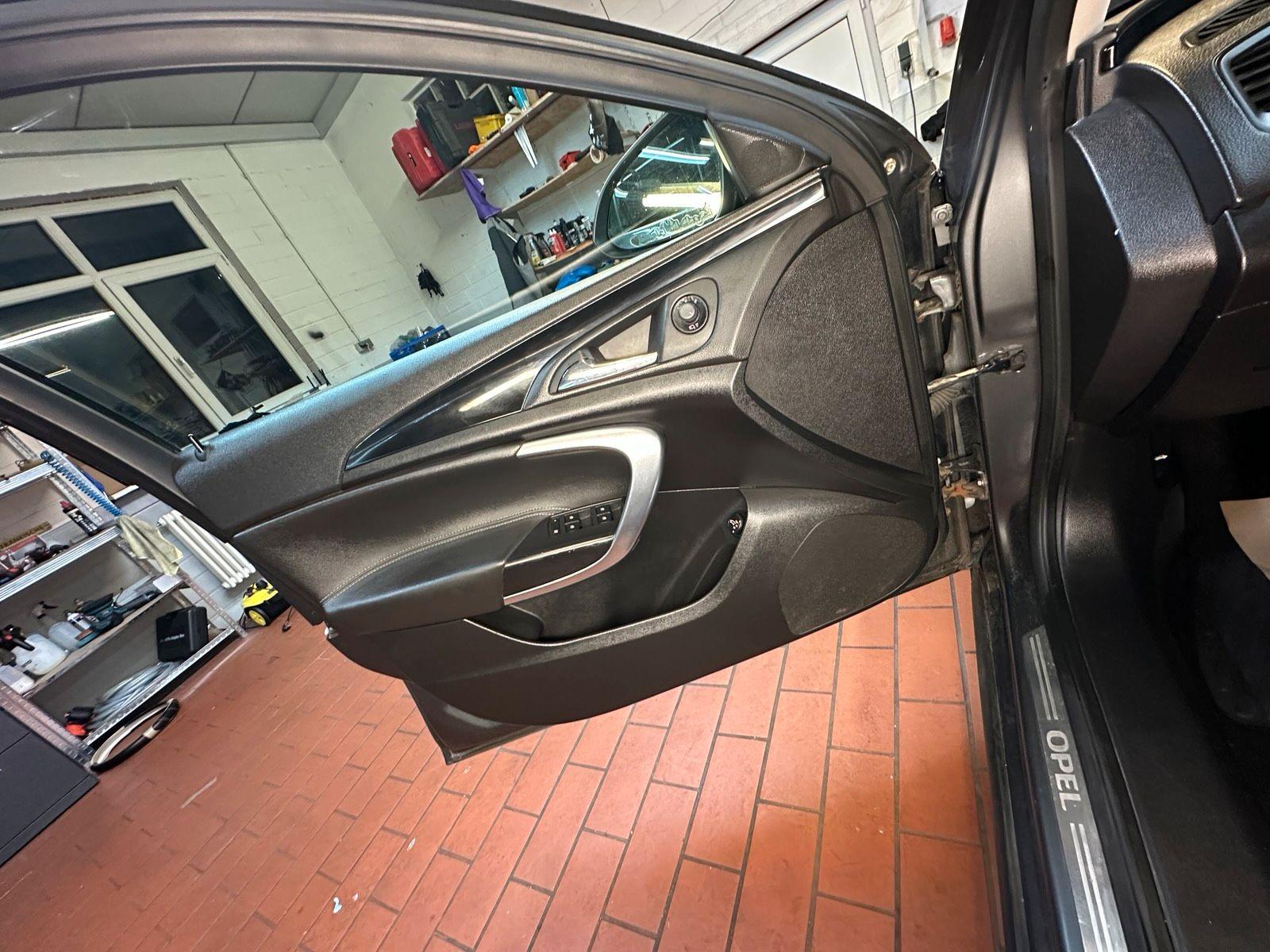 Opel Insignia 2009 — photo 12