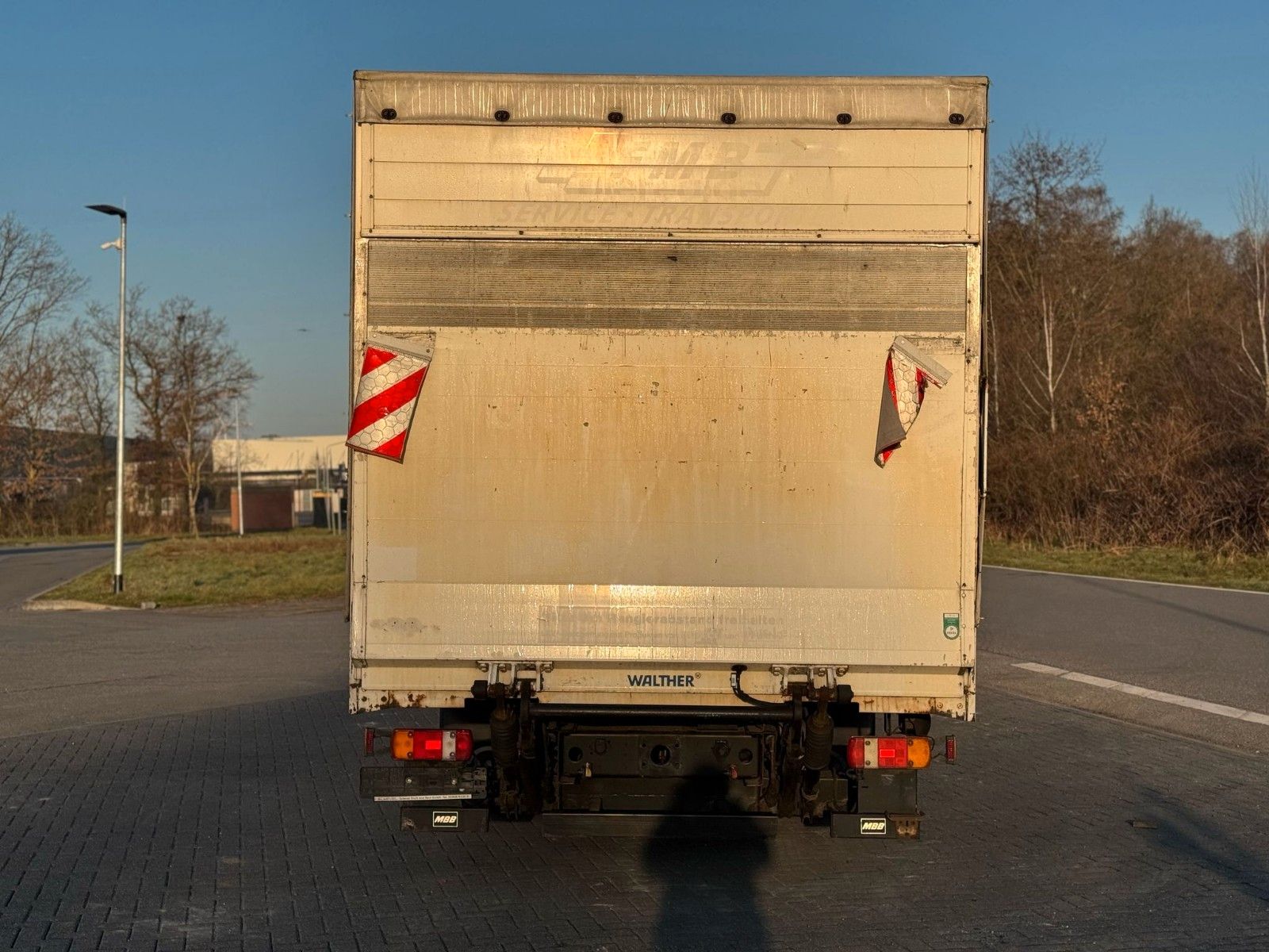 Fahrzeugabbildung MAN TGL 8.180 4x2 Pritsche Plane LBW