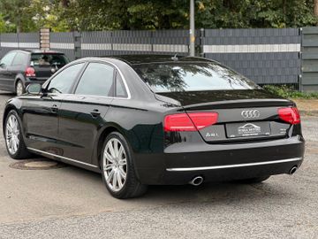 Audi A8 - 4