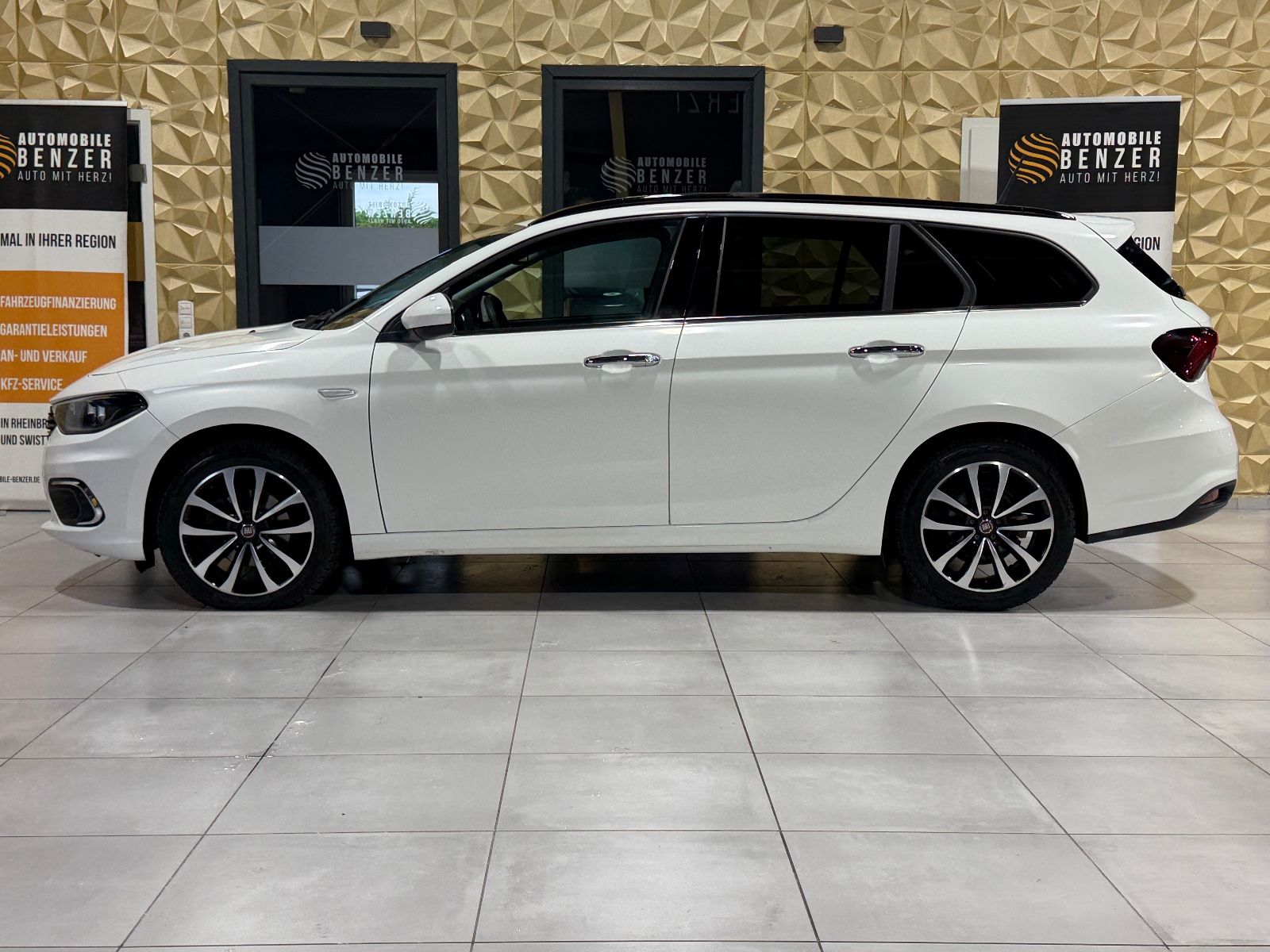 Fahrzeugabbildung Fiat Tipo/AUTOMATIK/LED/NAVI/KAMERA/SHZ