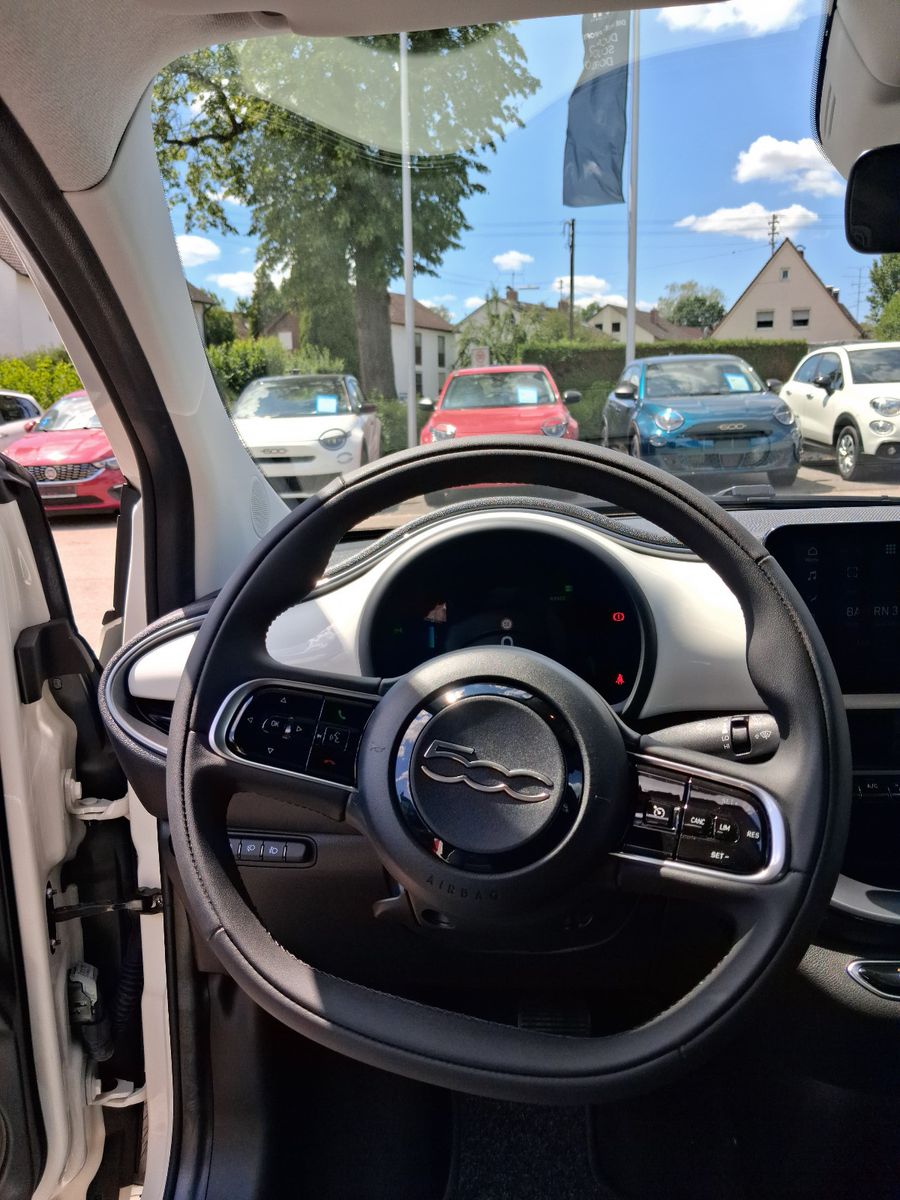 Fahrzeugabbildung Fiat 500 Cabrio E