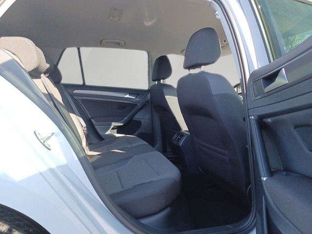 Fahrzeugabbildung Volkswagen Golf VII Lim. 1.0TSI Comfortline BLUETOOTH+SITZH
