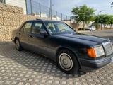 Mercedes-Benz Mercedes W124, 250TD, ALGARVE PORTUGAL, 1.... - Mercedes-Benz 250 W124 mit Diesel-Antrieb