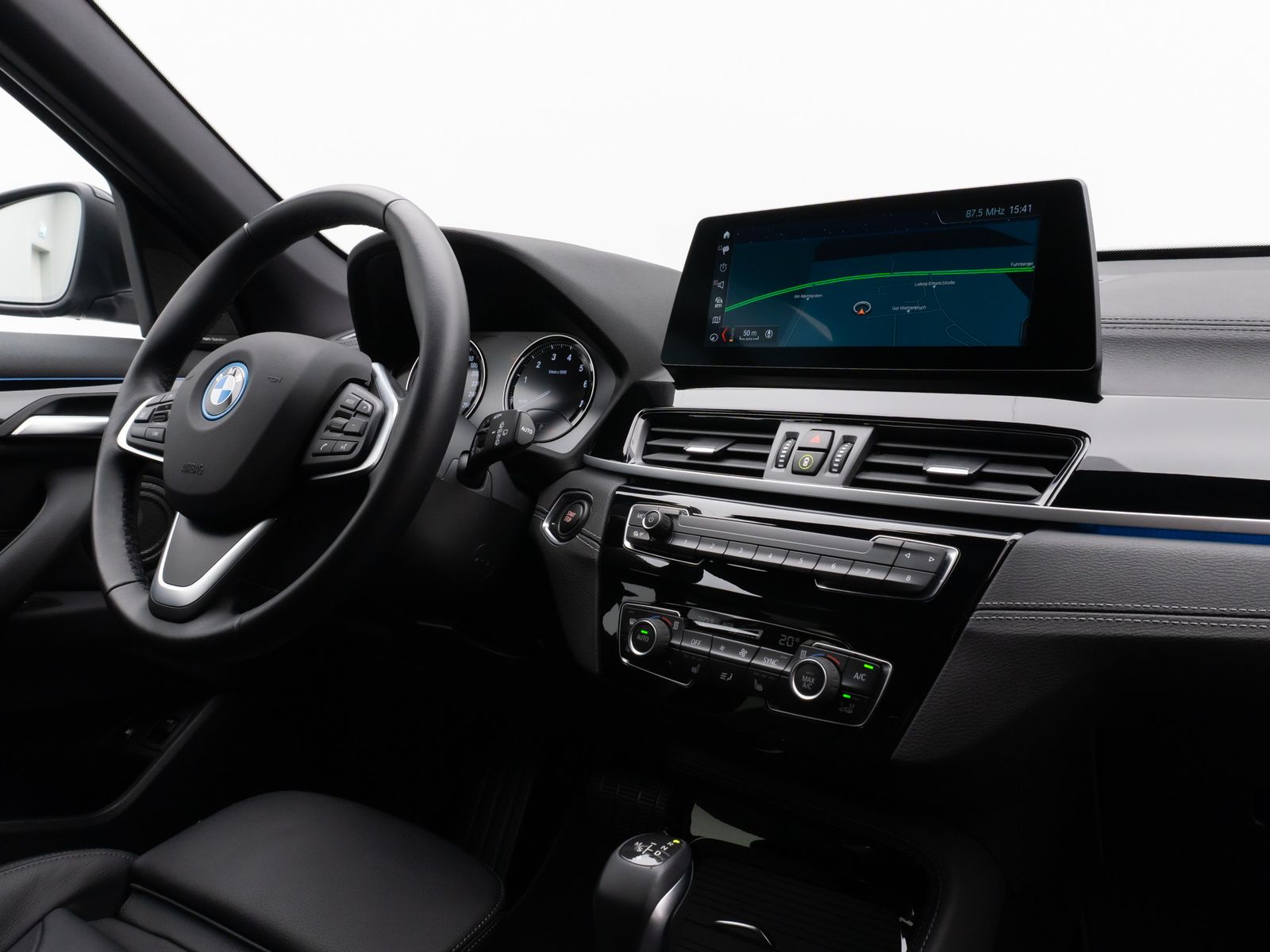 Fahrzeugabbildung BMW X1 xD25e xLine Kamera HUD DAB H/K Komfort Sport