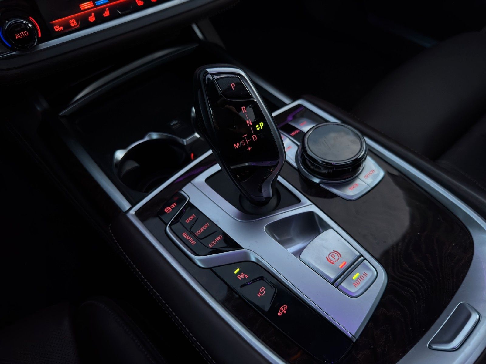 Fahrzeugabbildung BMW 750Li xDrive *LASER*360°*H&K*Masssage*Skylounge*