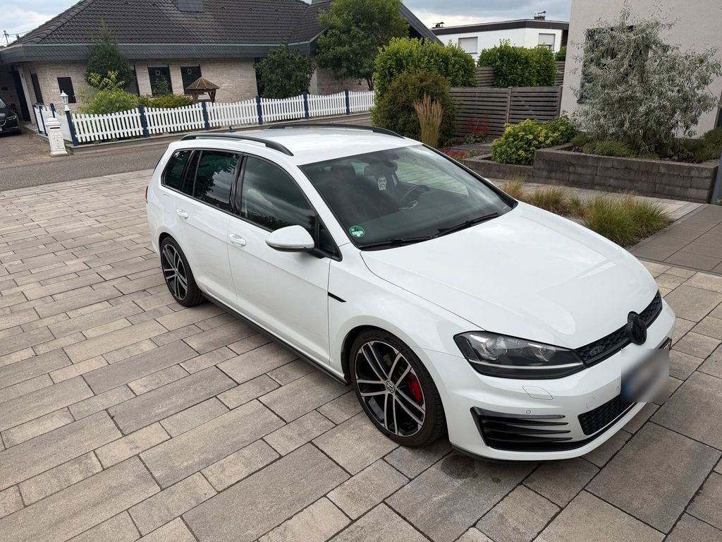 Image of Volkswagen Golf