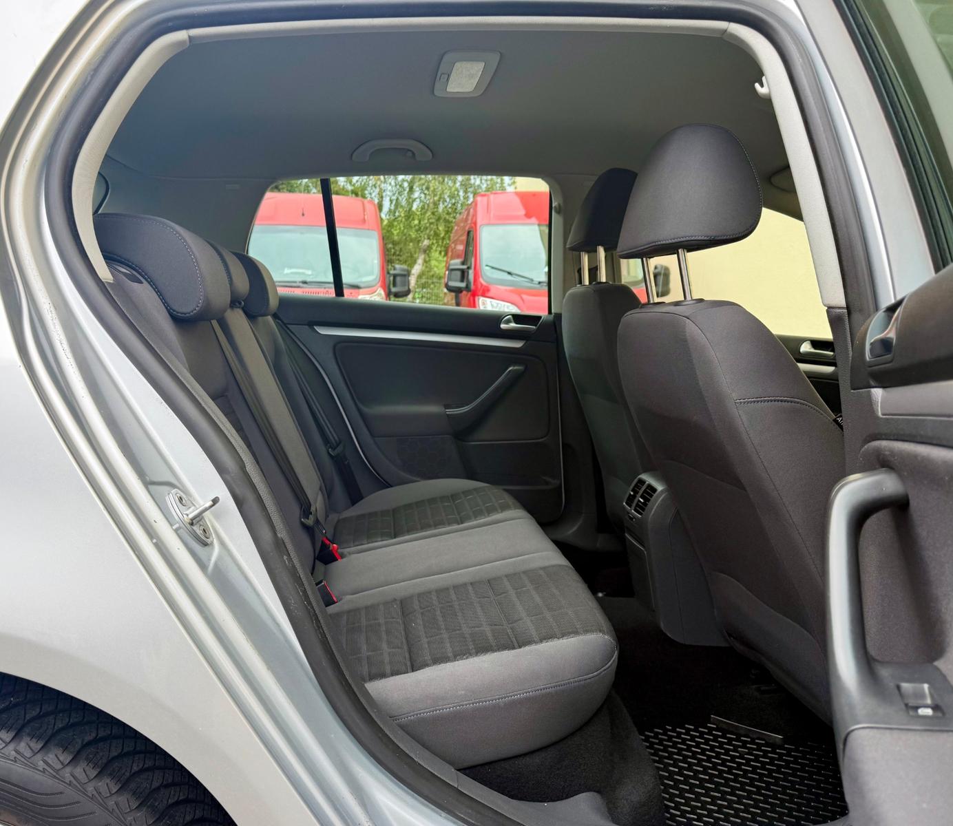 Volkswagen Golf V Lim. Tour 1.4 Zahnriemen TÜV SHZ PDC Alu
