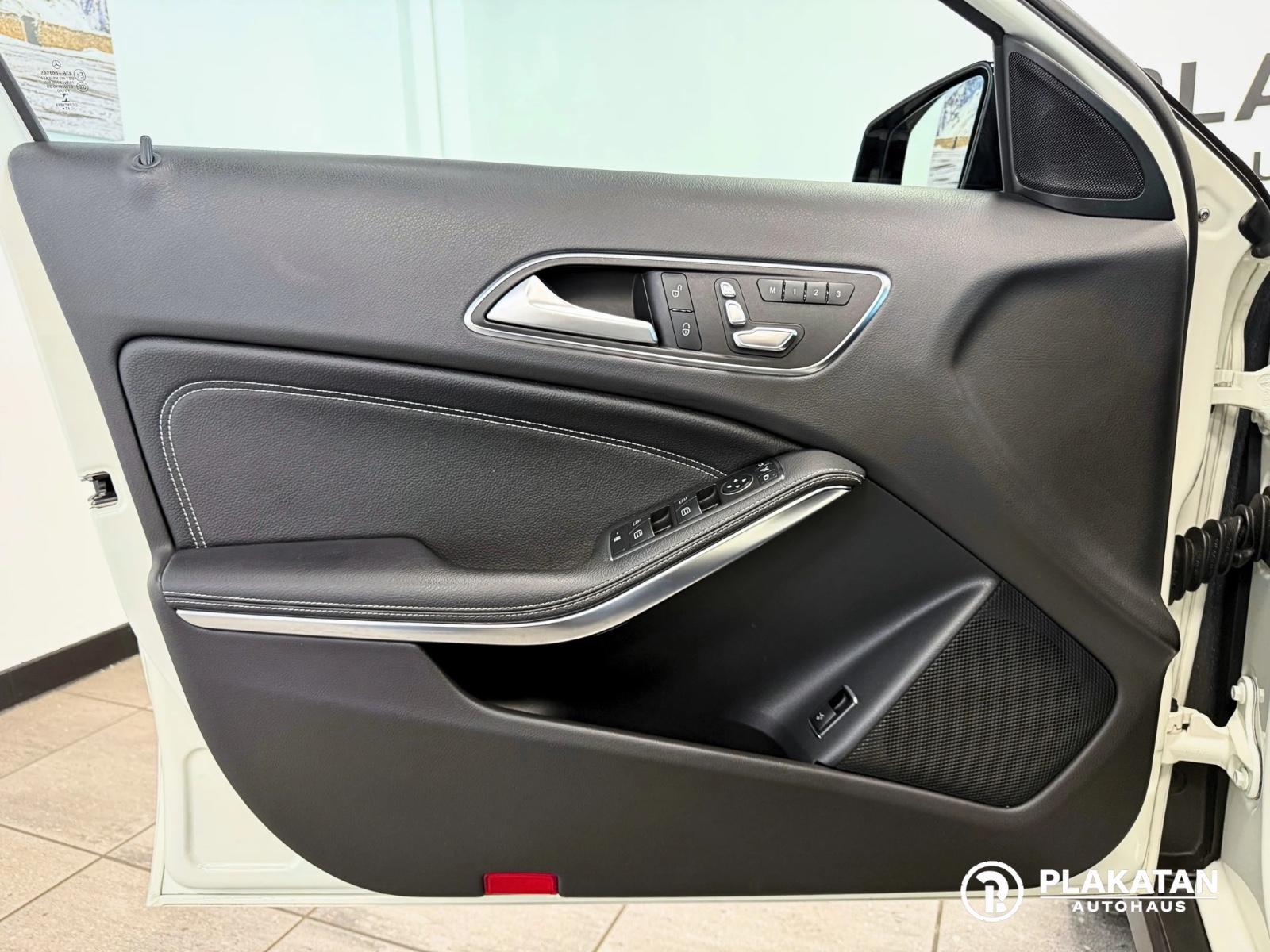 Mercedes-Benz GLA 200 AMG Night Packet Panorama Memory