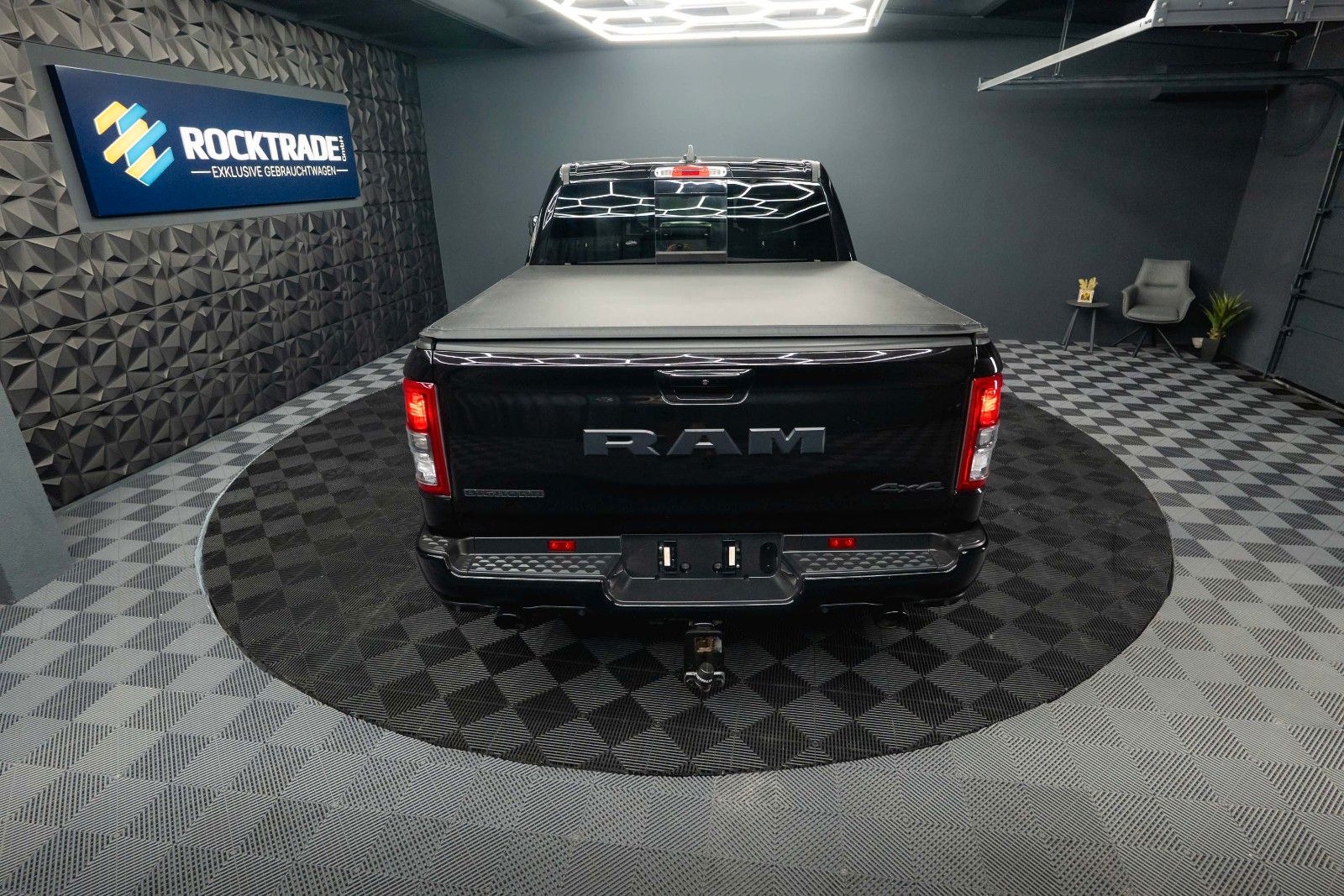 Fahrzeugabbildung Dodge RAM 5.7 V8 HEMI 4x4 BLACK *LPG 200L*Unfallfrei*