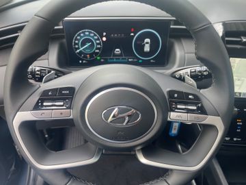 Fahrzeugabbildung Hyundai TUCSON HEV 1.6 T-GDi 230PS 6-AT 2WD Select NAVI