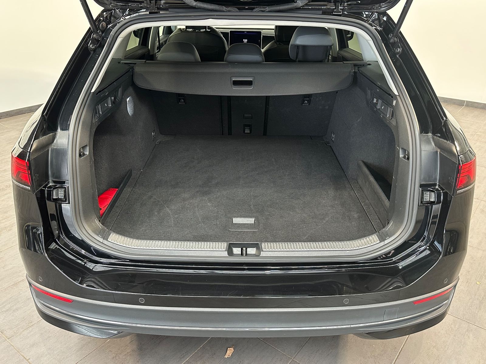 Fahrzeugabbildung Volkswagen Passat Variant 2.0 TDI DSG Business NAV+LED+AHK
