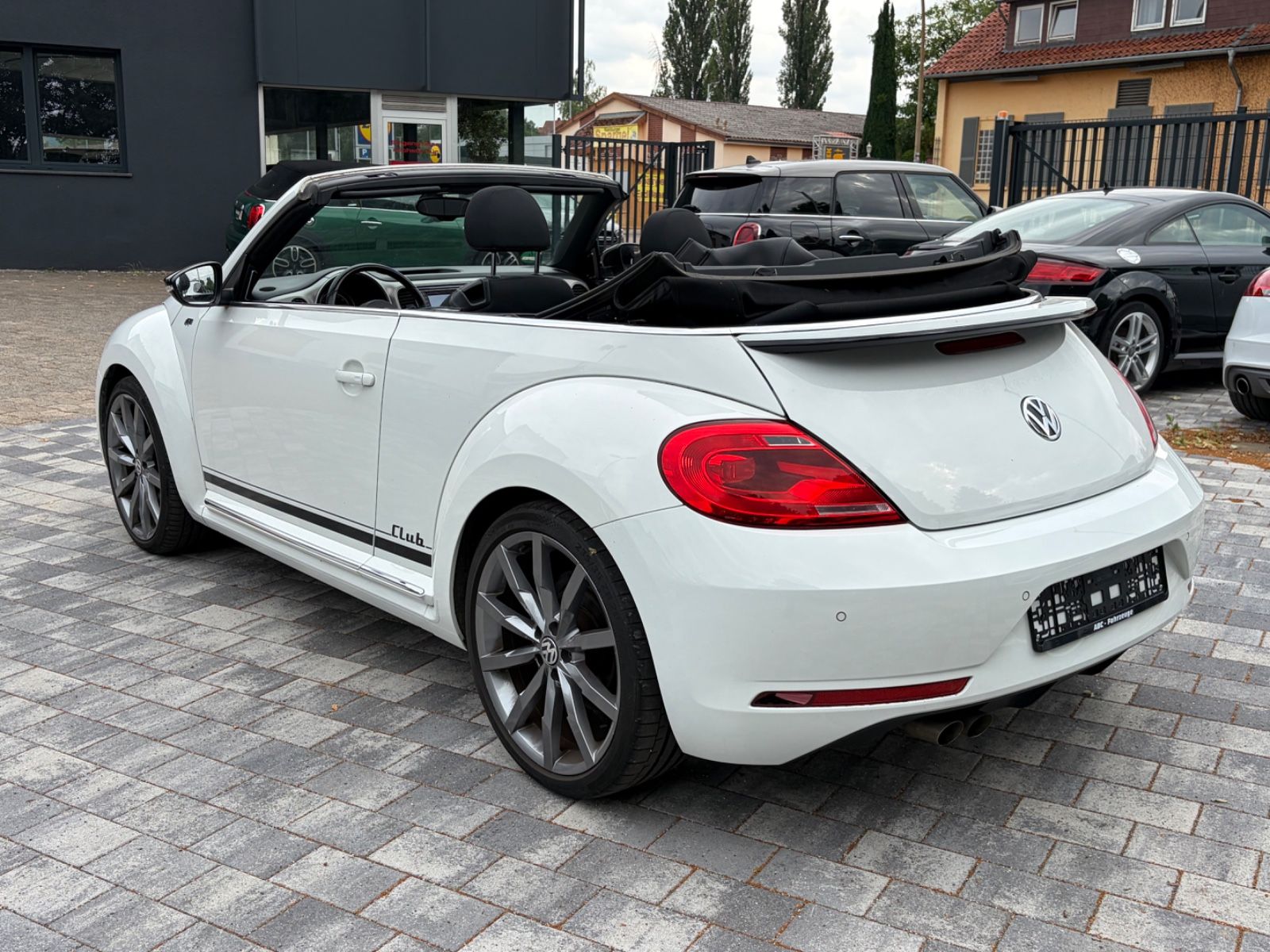 Volkswagen Beetle Cabriolet R-Line Club / Fender / Navi foto 7