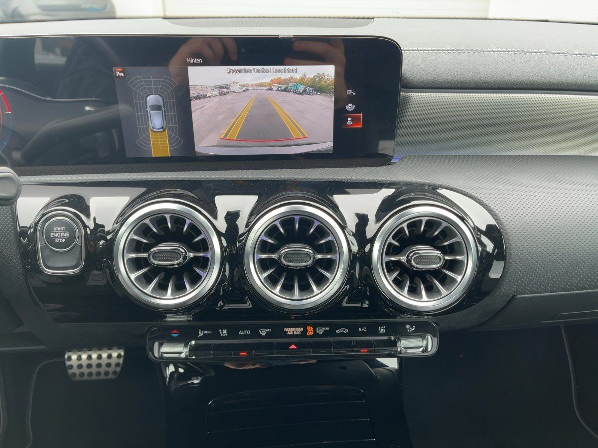 Fahrzeugabbildung Mercedes-Benz A 250 e AMG/Night/Kamera/LED/18''