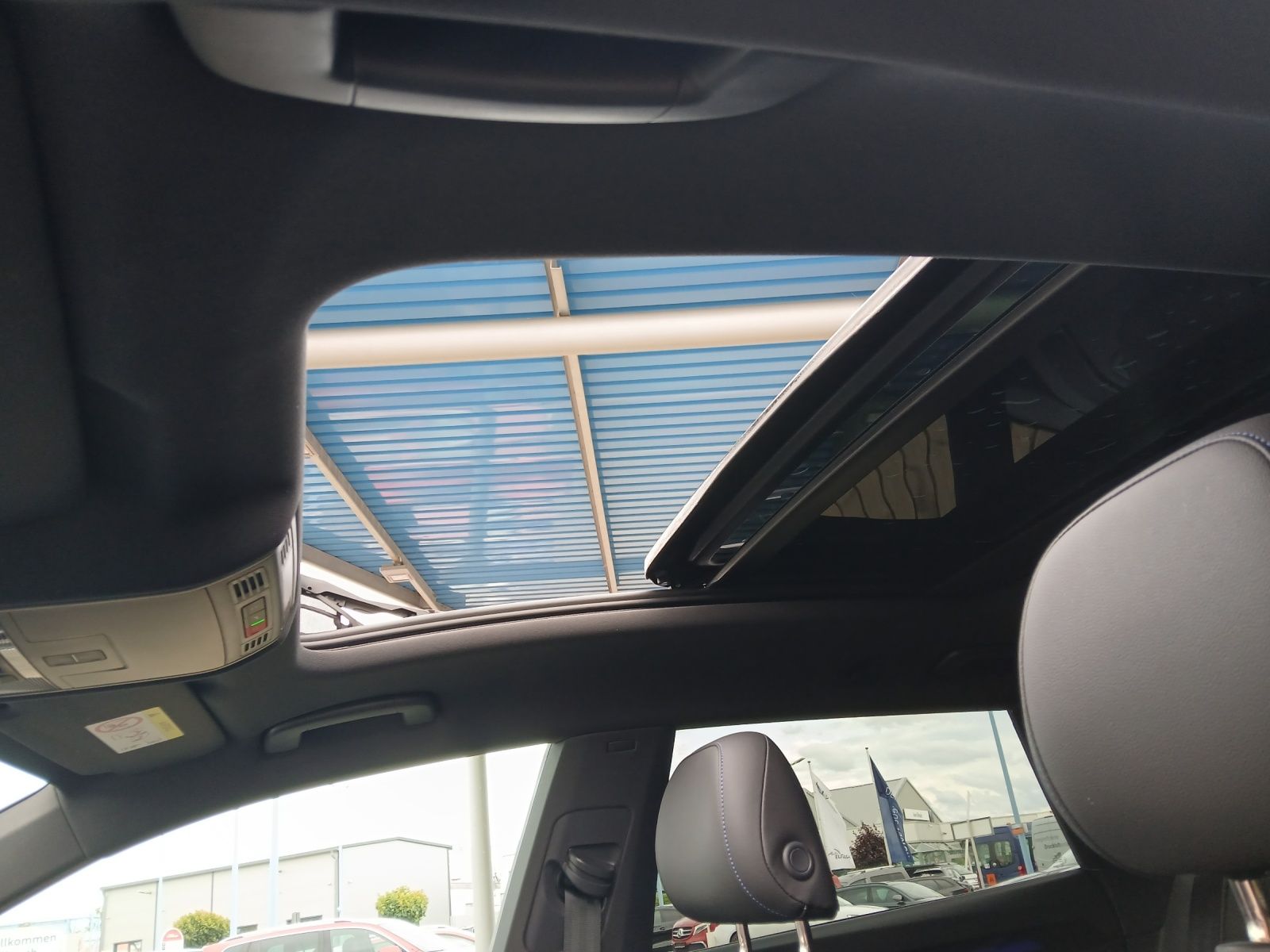 Fahrzeugabbildung Volkswagen Arteon SB R 4M R-Line Matrix AHK Navi  Pano HUD